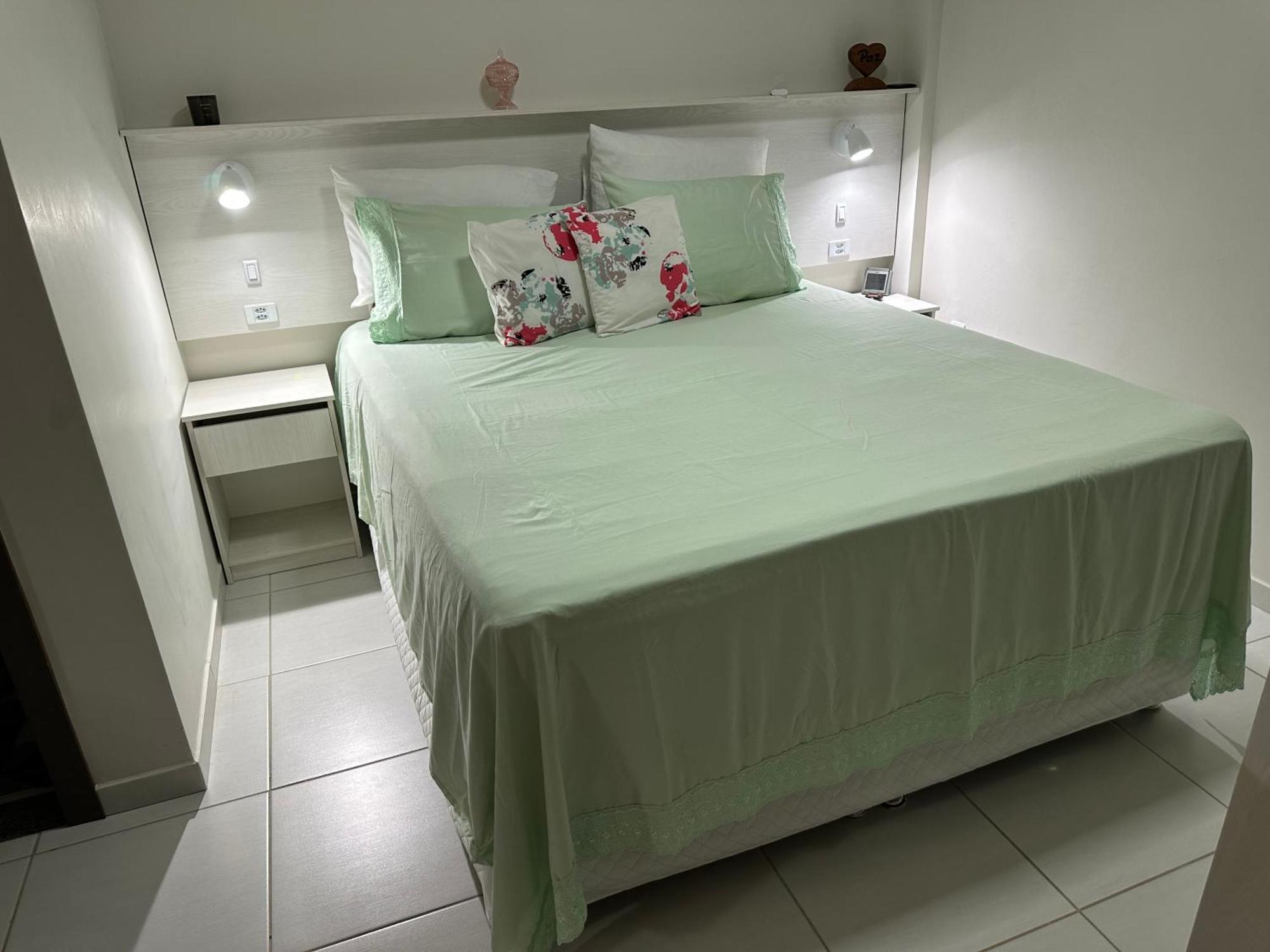 No Atalaia, Poseidon Rua Do Atalho A 700 Metros Da Do Atalaia, Novo Decorado, Varanda, Sala De Estar E Jantar, 02 Suites, 03 Banheiros, Lavanderia, Cozinha, Piscina, Churrasqueira, Salao De Jogos, Vista Parcial Dunas E Mar Salinópolis